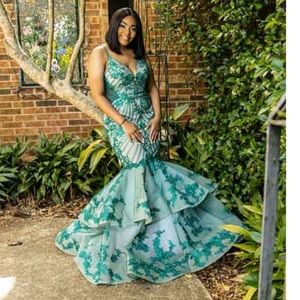 Mermaid emerald green prom dress size 6